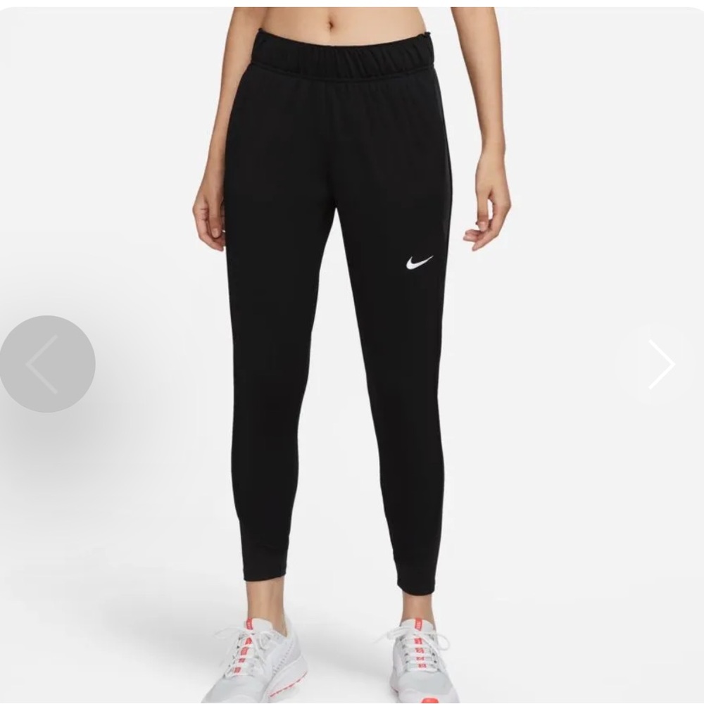 NWT NIKE WOMEN'S THERMA-FIT ESSENTIAL TIGHT